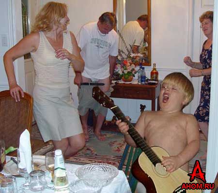 Name:  funny_guitar_face.jpg
Views: 18206
Size:  35.4 KB